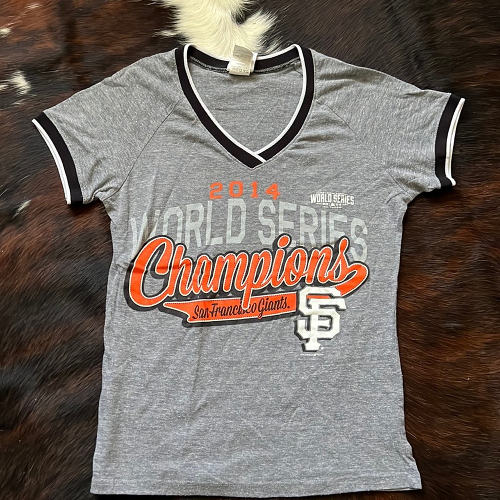 SF Giants v neck ringer tee. 2014 world champs. Sz Lg perfect condition